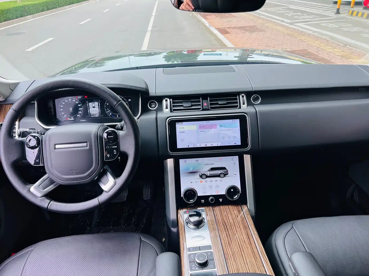 Land Rover Range Rover 2018 3.0 SC V6 Vogue Heritage Extended Edition фото 9
