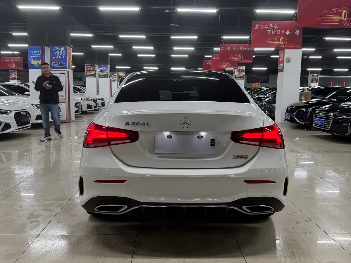 Mercedes-Benz A-Class 2021 A 200 L Sport Sedan Dynamic Type фото 8