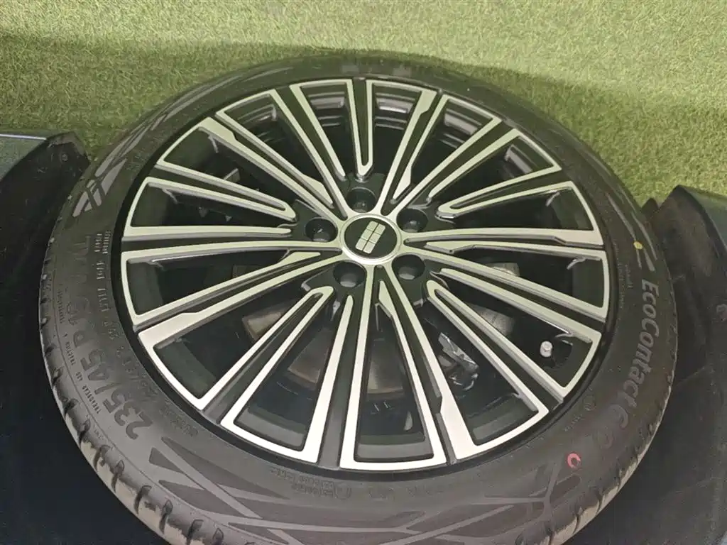 Geely Galaxy Galaxy A7 2025 EM-i фото 23