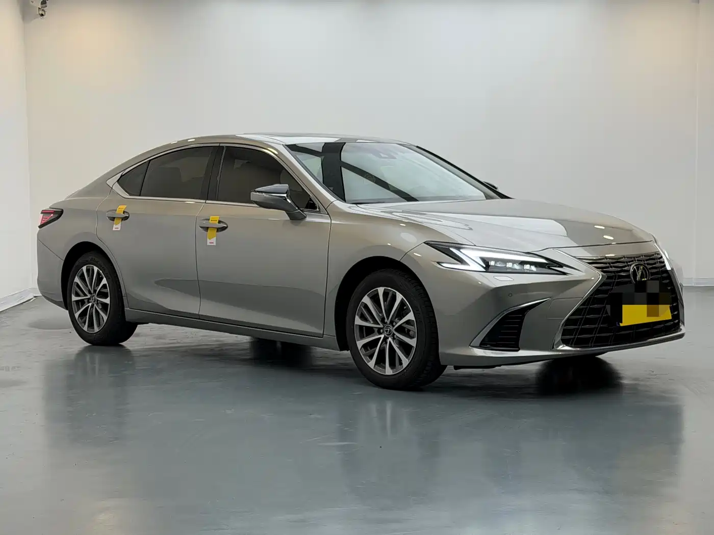 Lexus ES 2025 200 Ultimate Edition фото 3