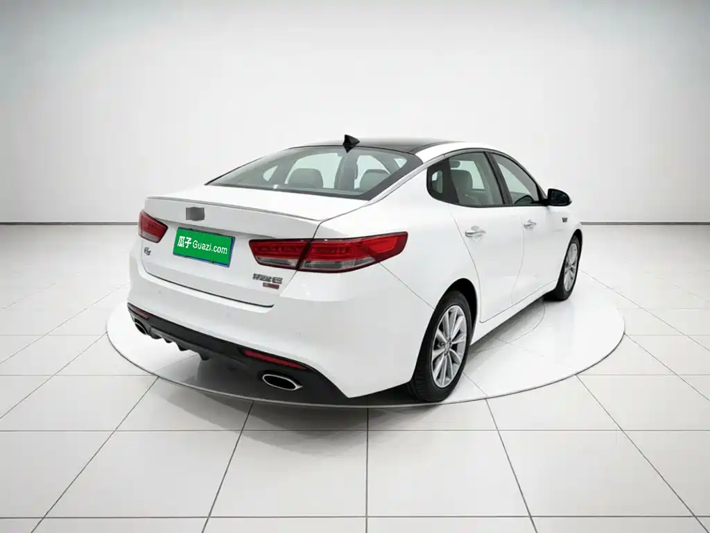 Photo 4 - Kia K5