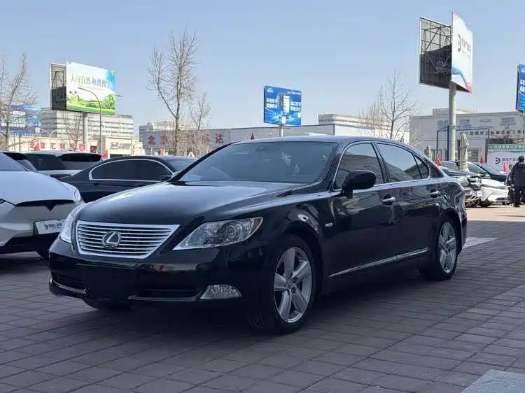 Фото 1 - Lexus LS