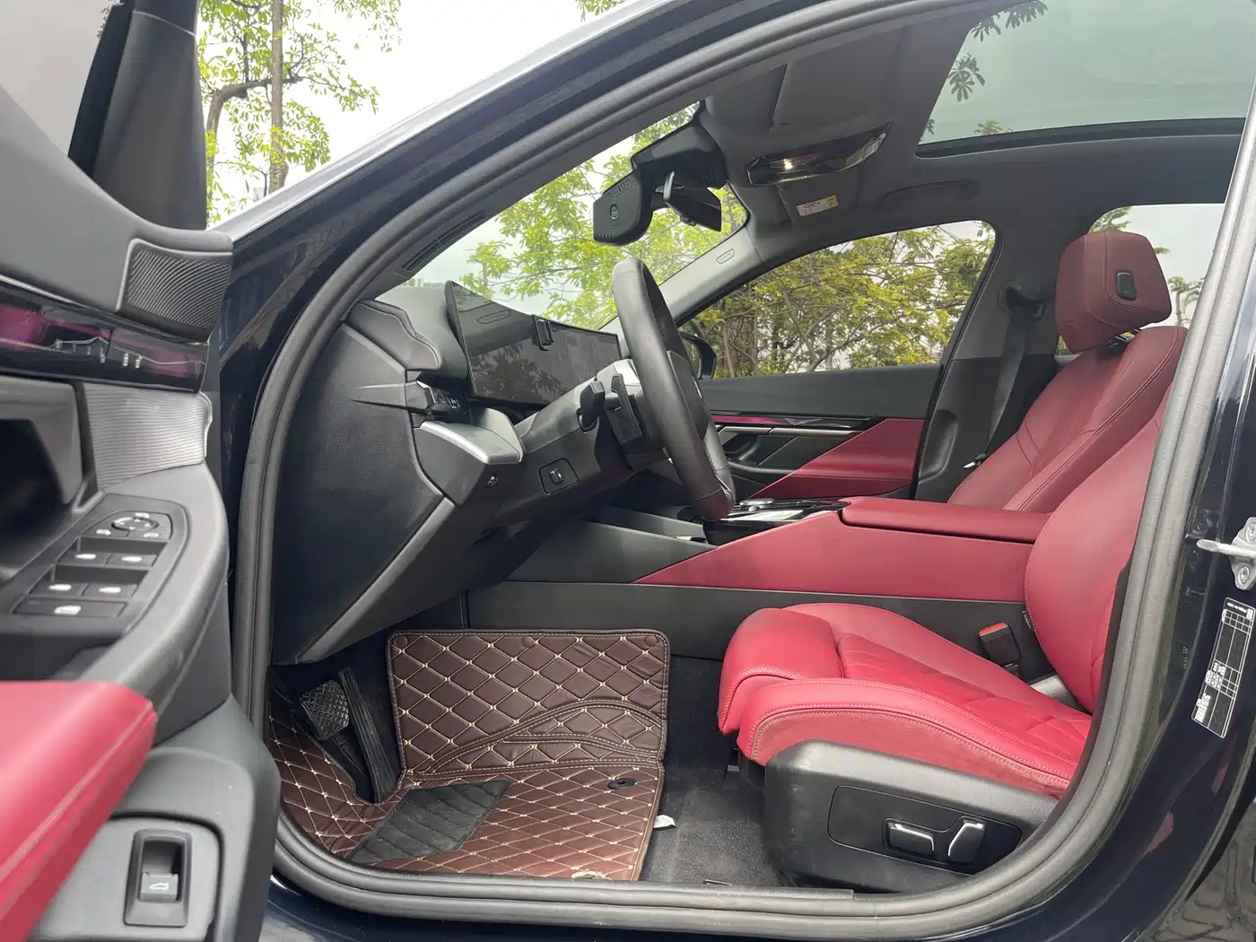 BMW 5 Series (Import) 2024 Model 525i M Sport Package фото 7