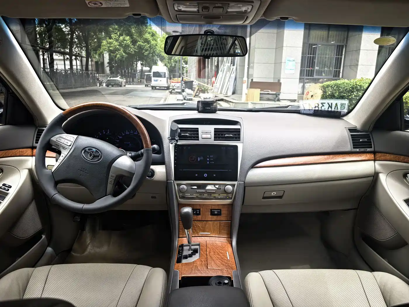 Photo 7 - Toyota Camry