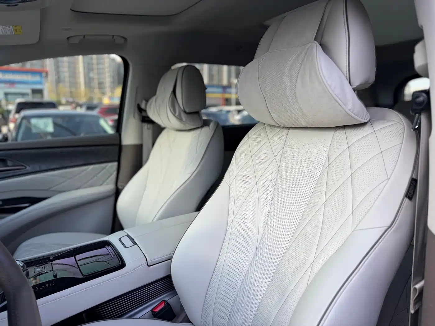 Denza D9 2022 DM-i 945 Luxury фото 8