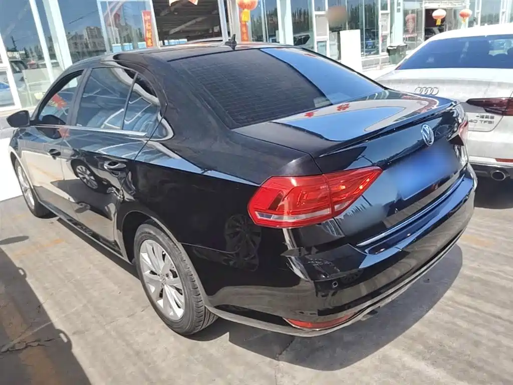 Volkswagen Lavida 2017 1.6L Automatic Comfort Edition фото 5