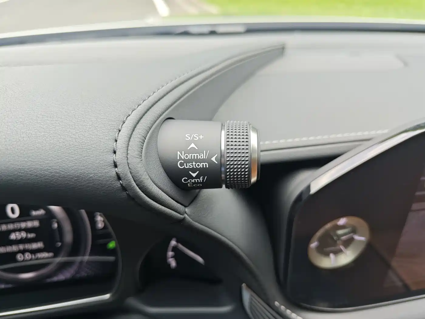 Lexus LS 2021 500h Excellence Edition фото 21