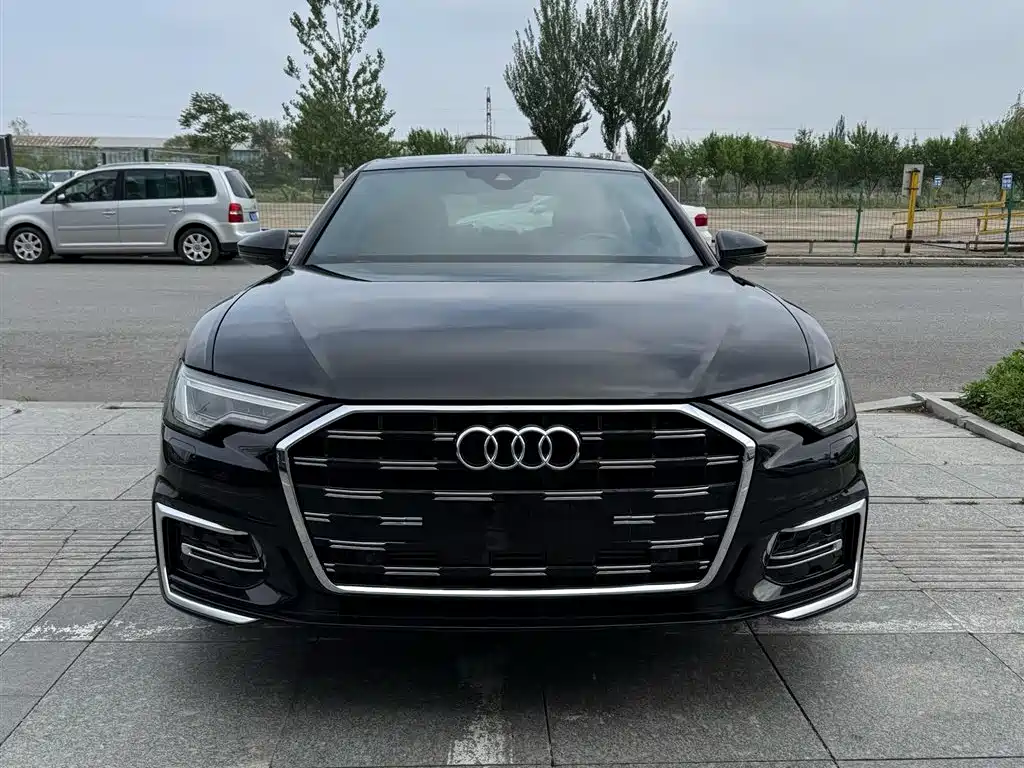 Audi A6L 2021 40 TFSI Luxury Sport фото 2