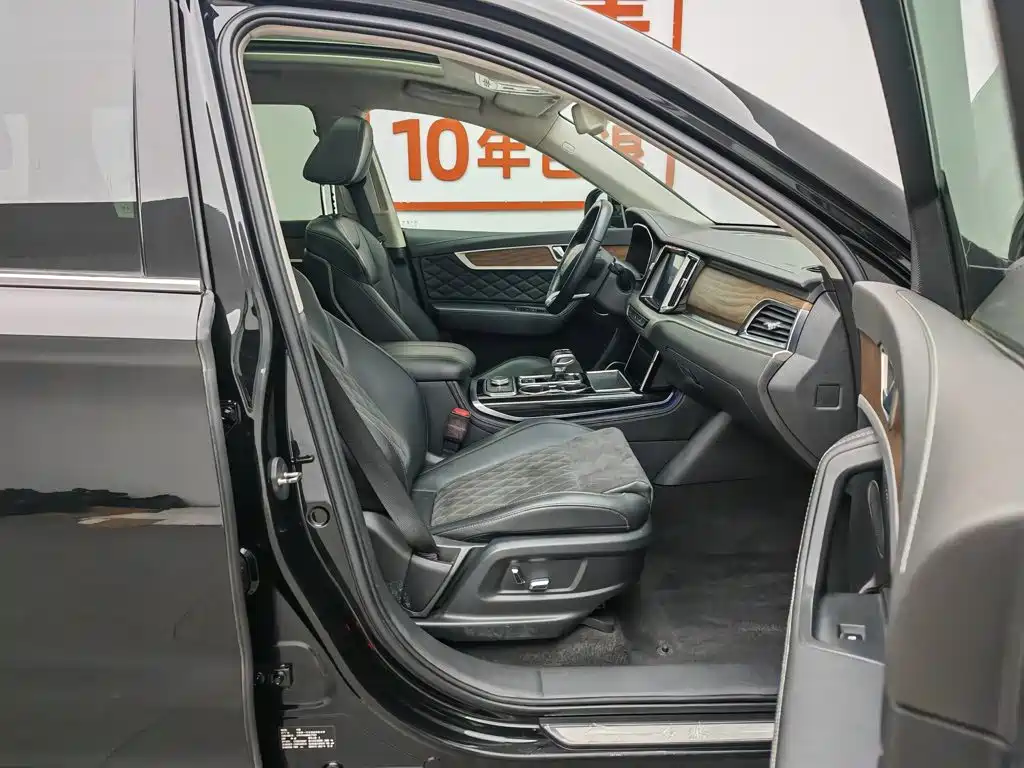Hongqi HS7 2022 2022 2.0T DCT 2WD ZhiLian QiXiang Edition 5-seater