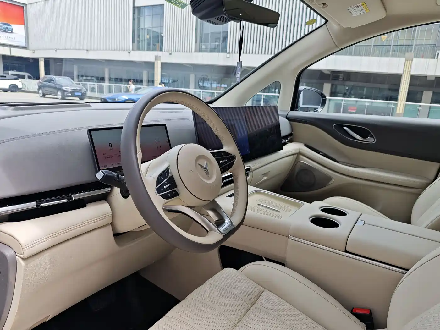 Voyah Auto Voyah Dreamer 2025 PHEV 4WD Kunpeng Premium Edition фото 16