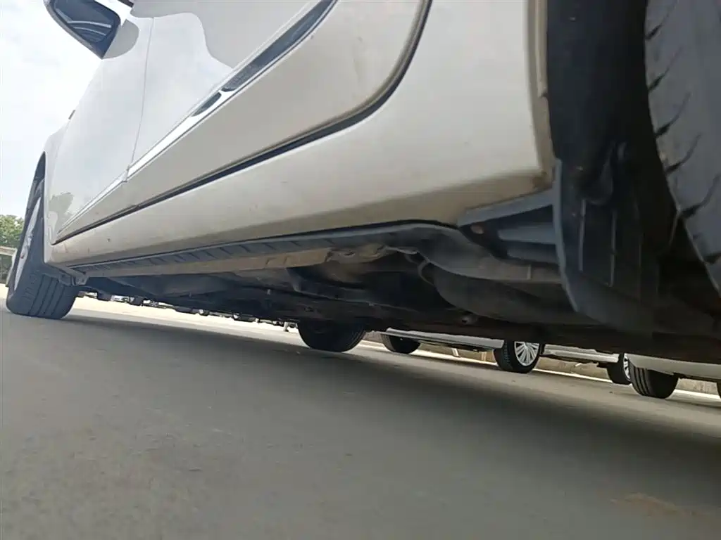 Toyota Corolla 2014 1.6L CVT GL-i фото 22
