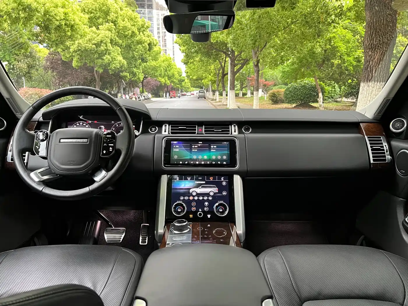 Land Rover Range Rover 2021 3.0 L6 Heritage Edition фото 8