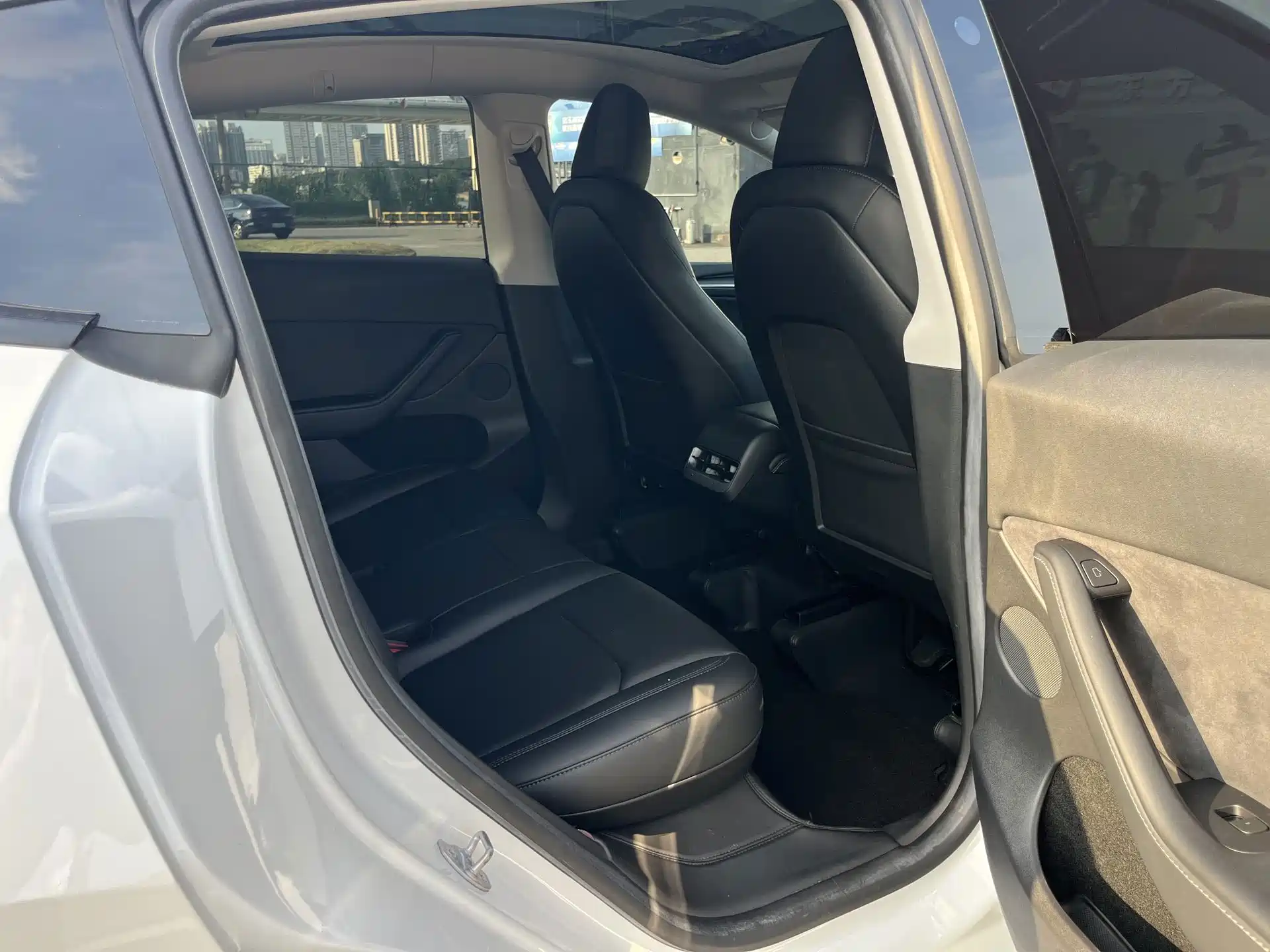 Фото 17 - Tesla Model Y