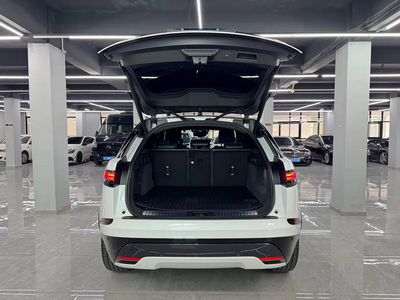 Land Rover Range Rover Velar 2025 Dynamic SE фото 5