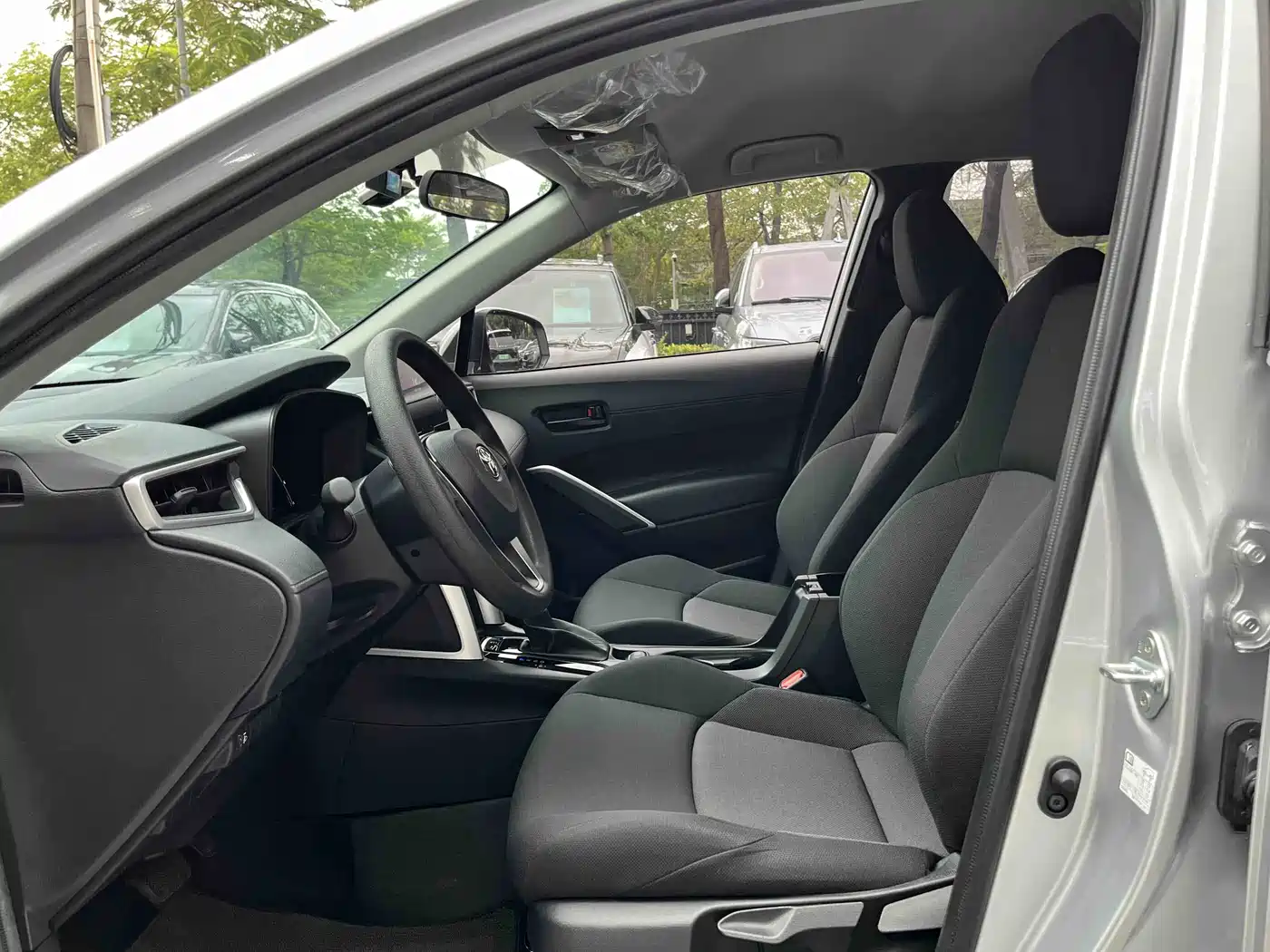Toyota Frontlander 2023 2.0L CVT Elite Edition фото 10