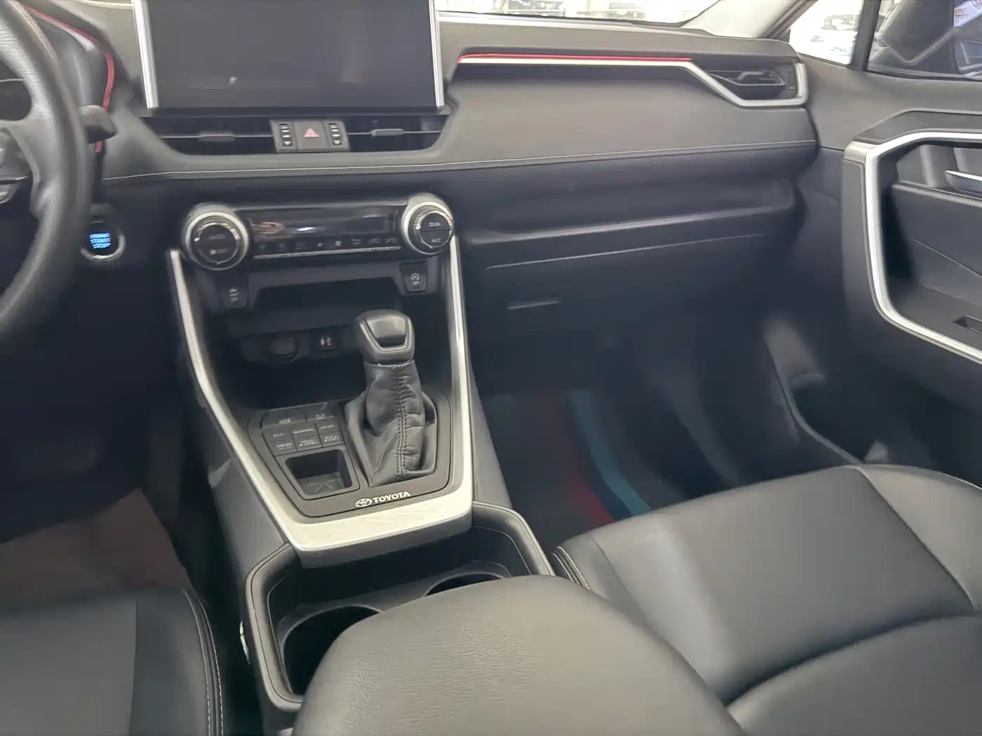 Toyota Wildlander 2021 2.0L CVT 4WD Luxury Edition фото 16