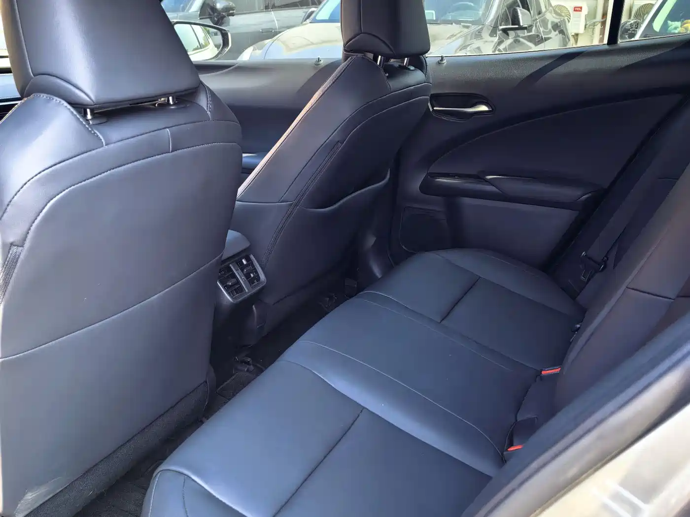 Lexus UX 2020 200 Special Edition фото 6