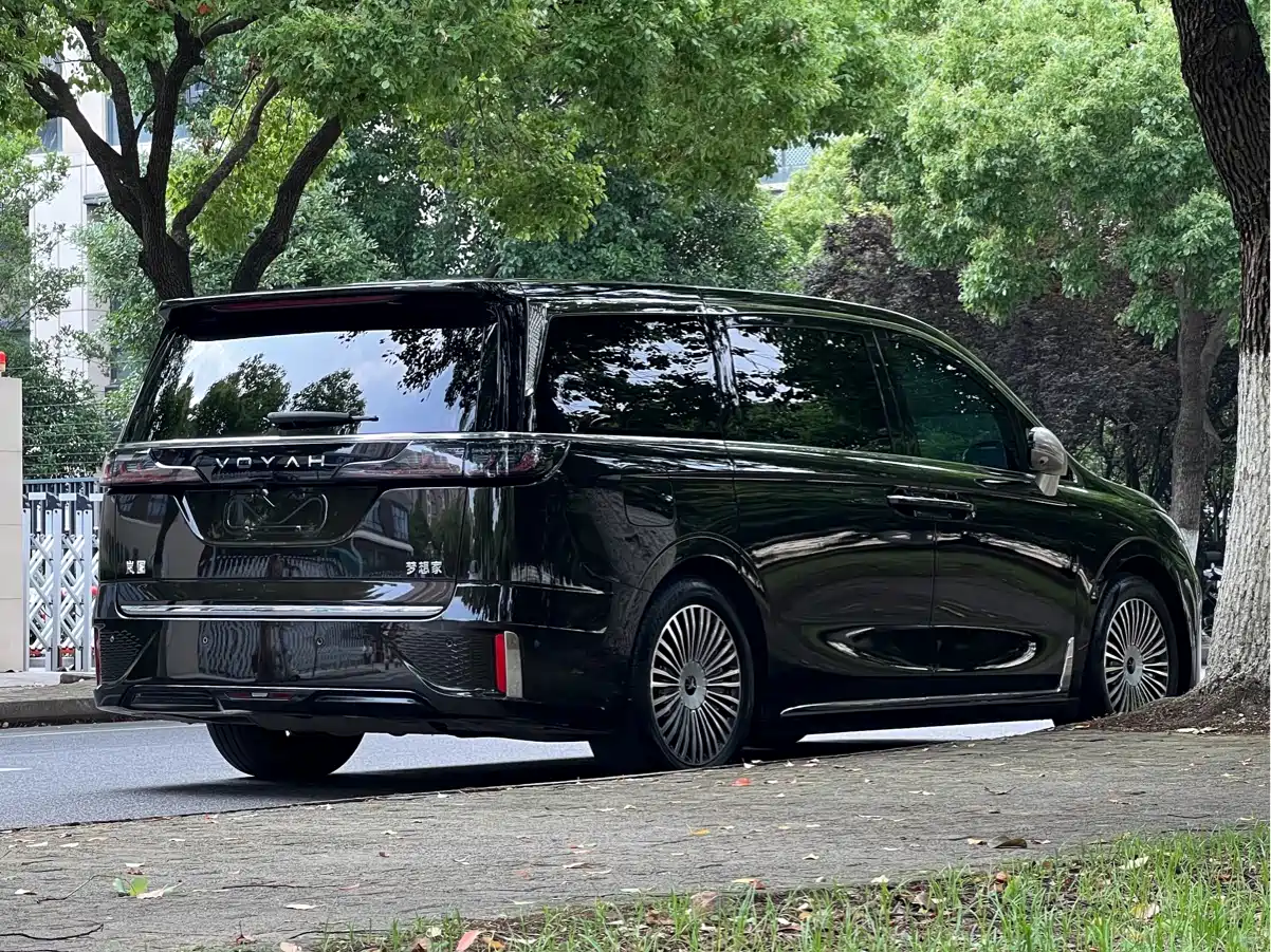 Voyah Auto Voyah Dreamer 2025 PHEV AWD Flagship Kunpeng Edition фото 5