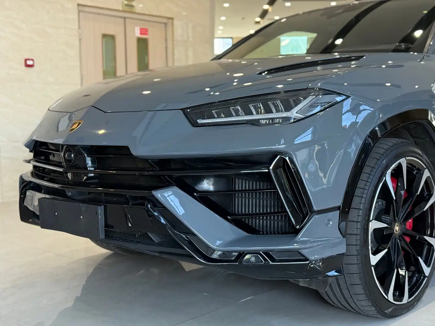 Lamborghini Urus 2023 4.0T V8 S фото 4