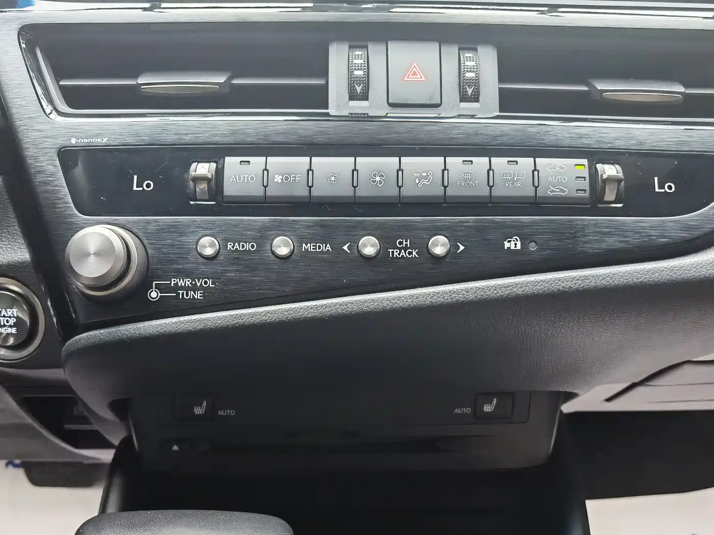 Lexus ES 2021 200 Excellence Edition фото 12