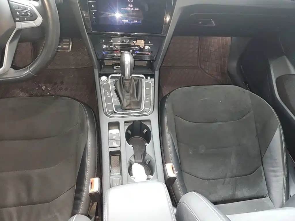 صورة 14 - Volkswagen CC