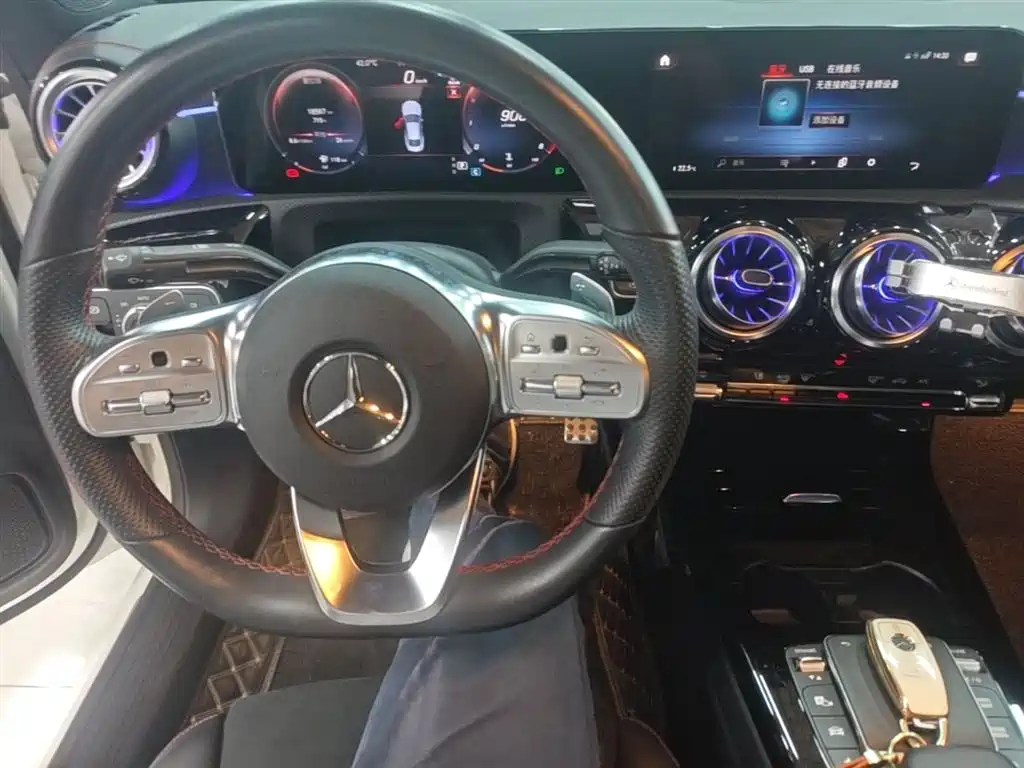 Mercedes-Benz CLA (Import) 2023 CLA 200 фото 10