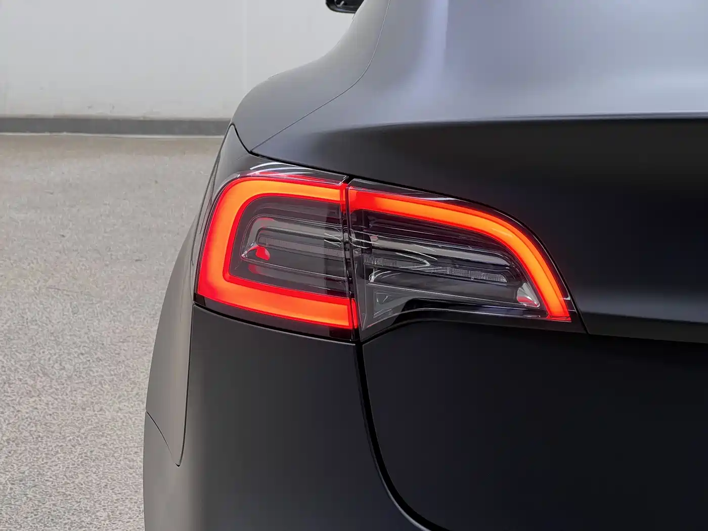 Фото 9 - Tesla Model 3
