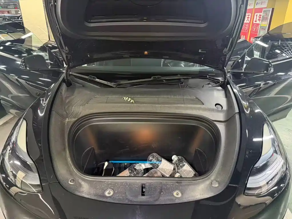 Фото 11 - Tesla Model Y