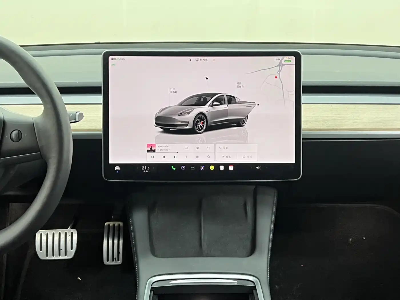 Фото 25 - Tesla Model 3