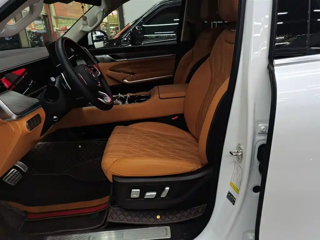Tank 500 EV 2026 Hi4-T Smart Edition фото 15