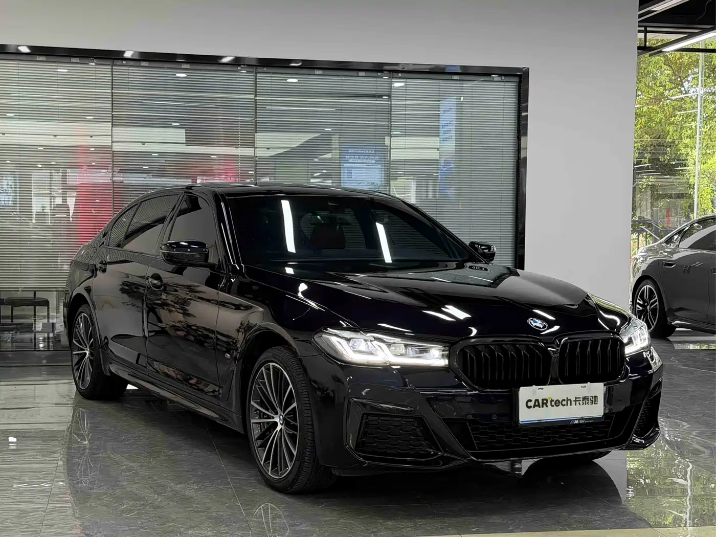 BMW 5 Series 2022 Model Second Facelift 530Li Leading M Sport Package фото 3