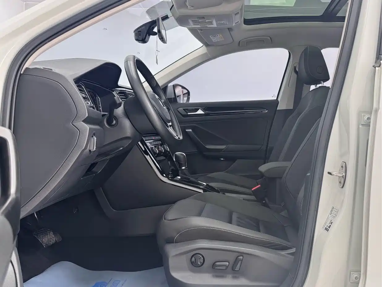Volkswagen T-ROC 2022 280TSI DSG 2WD Comfort PLUS фото 9