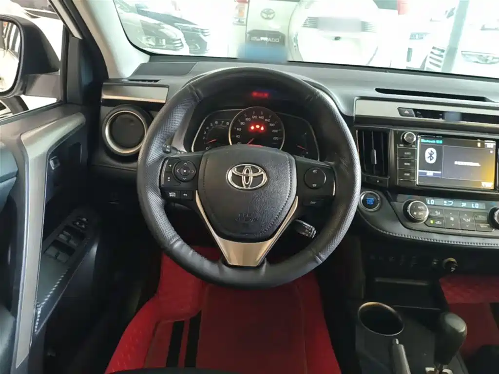 Toyota RAV4 Rongfang 2015 2.5L Automatic 4WD Elite Edition фото 11