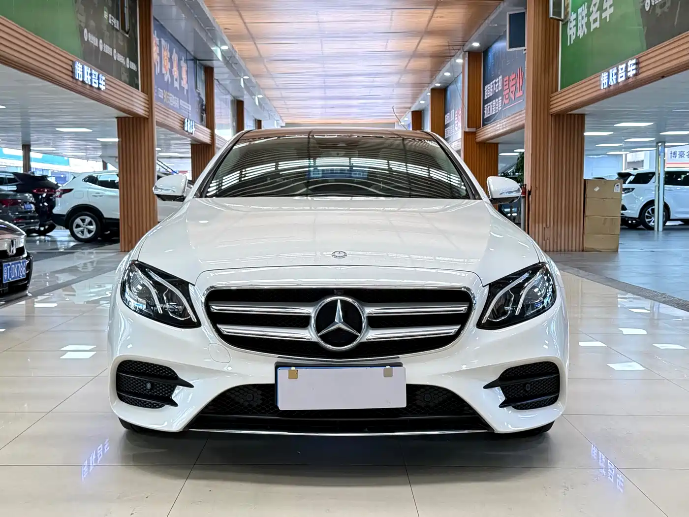 Mercedes-Benz E-Class 2016 E 300 L Sport Luxury фото 2