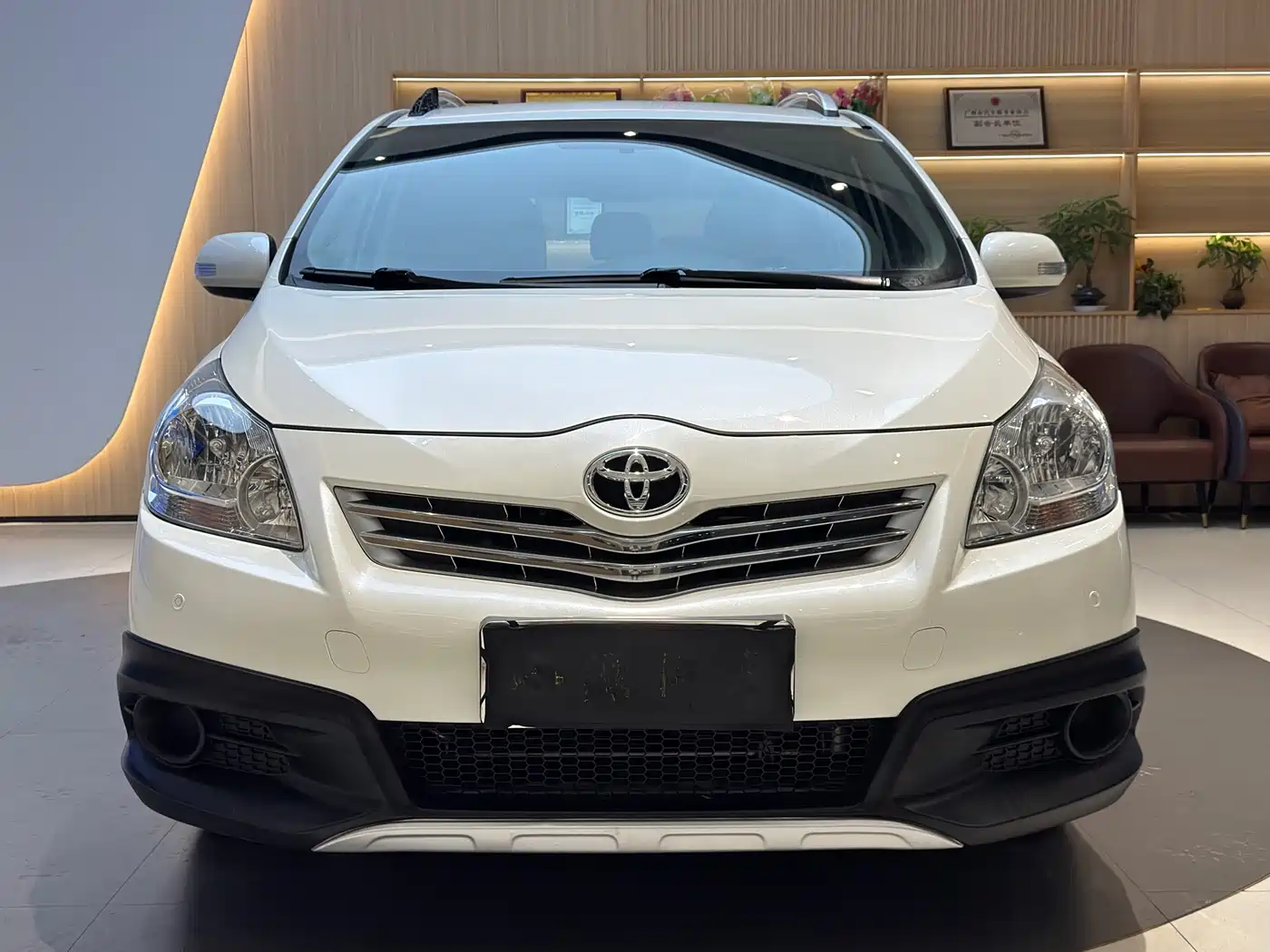 Toyota E'Z 2015 180E CVT Crossover Edition фото 2