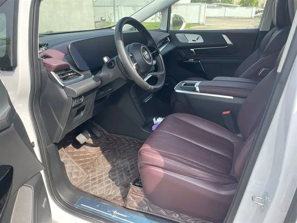 Buick Century 2023 2.0T 7-Seater World Edition фото 2