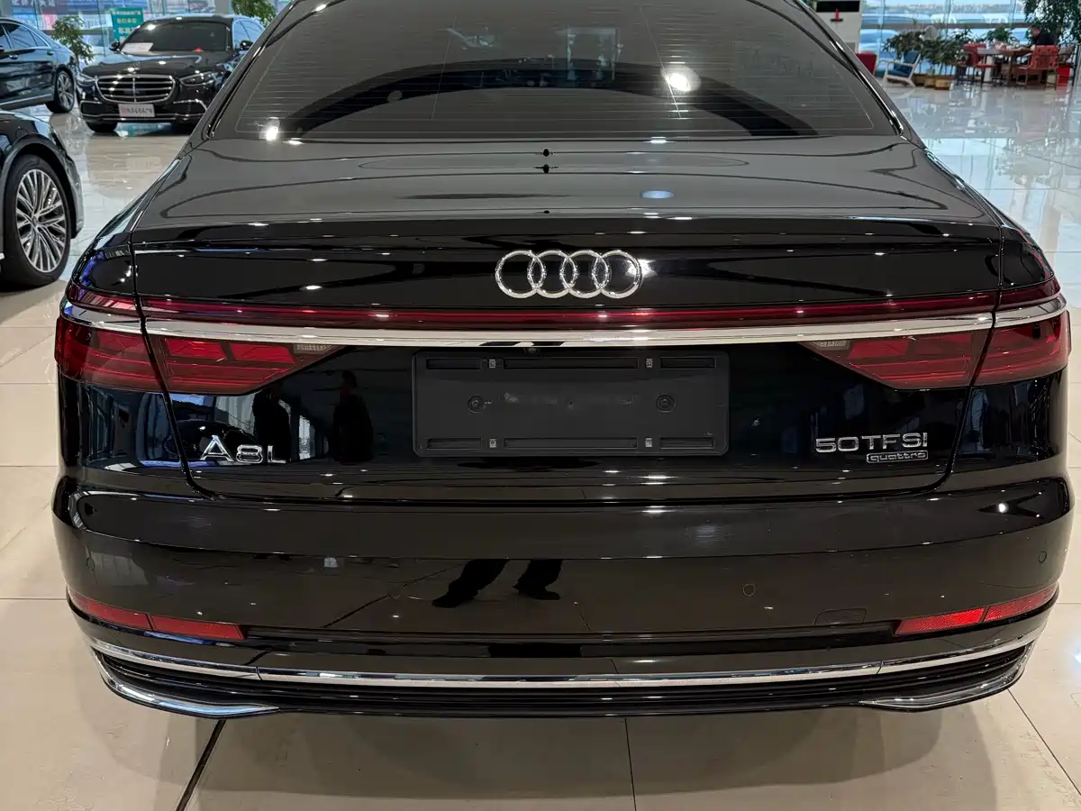Audi A8 2023 A8L 50 TFSI quattro Exclusive фото 4