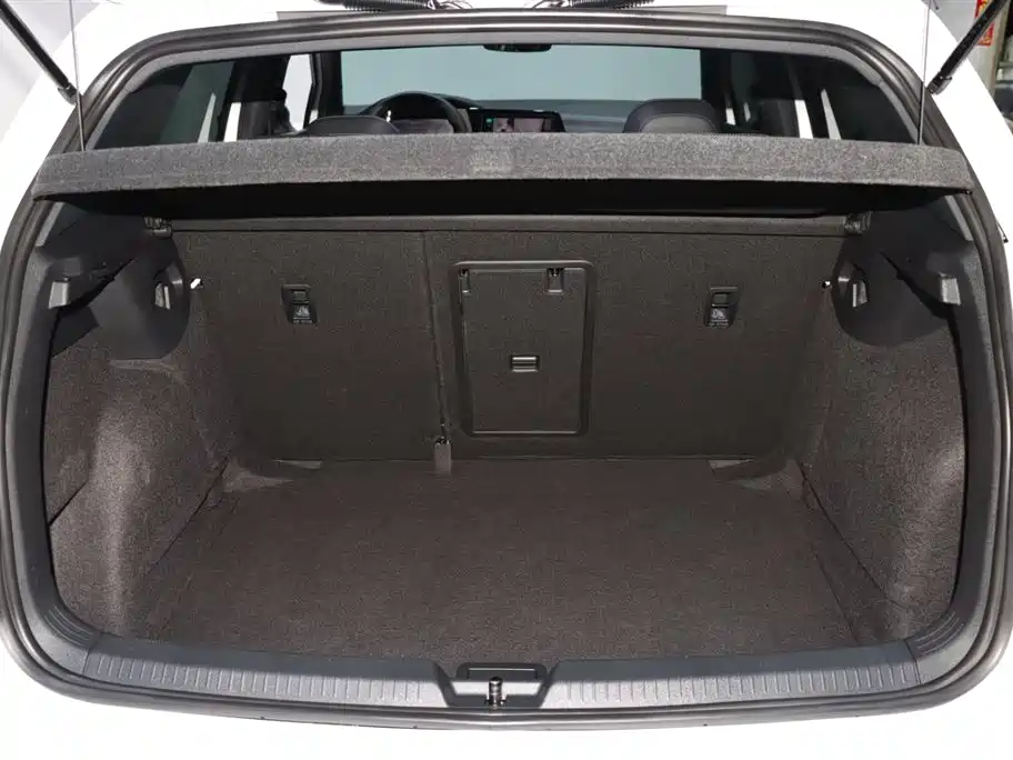 Volkswagen Golf 2023 Facelift 280TSI DSG R-Line Lite фото 17