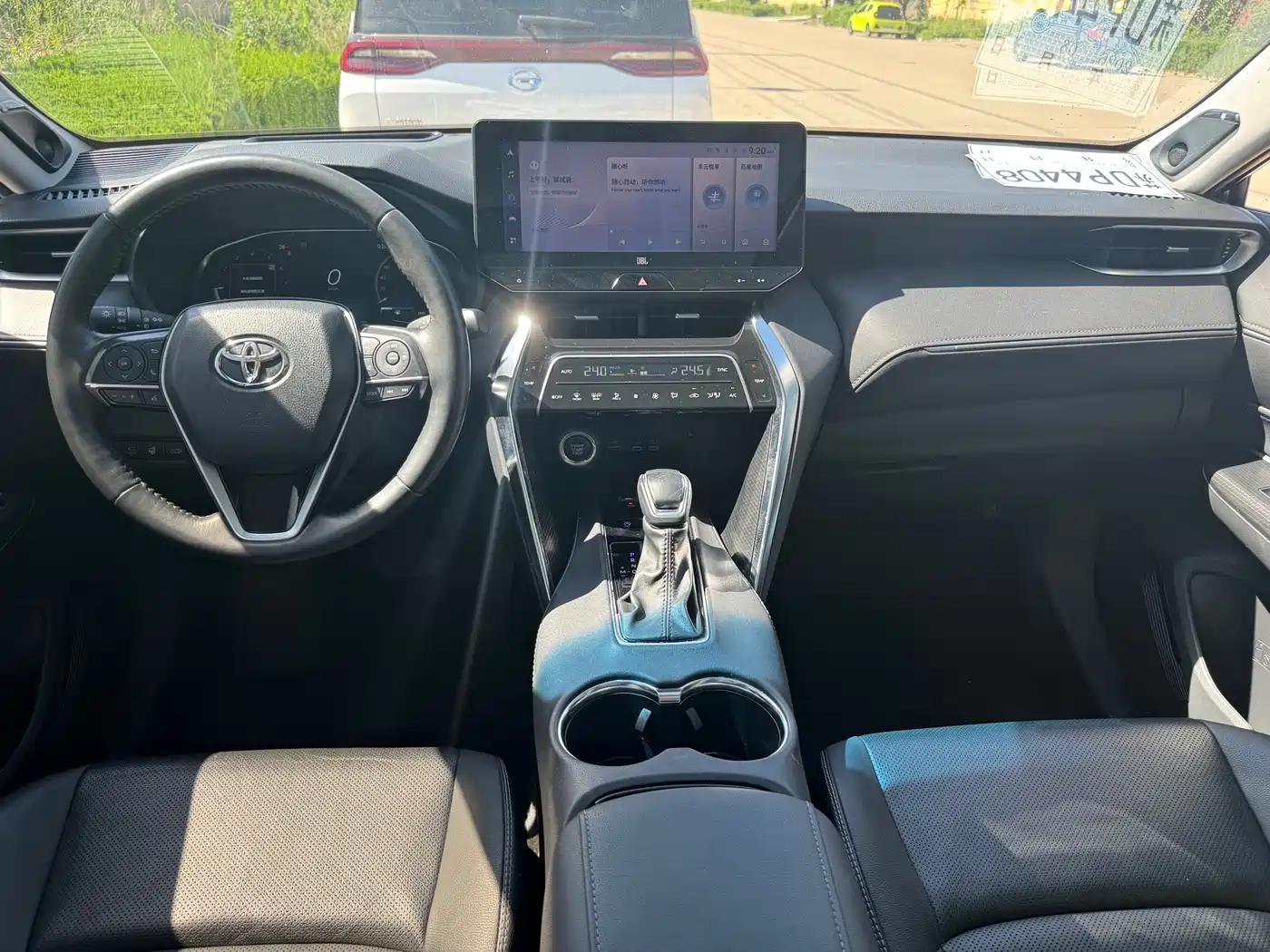 Toyota Venza 2022 2.0L CVT AWD Ultimate Edition фото 5