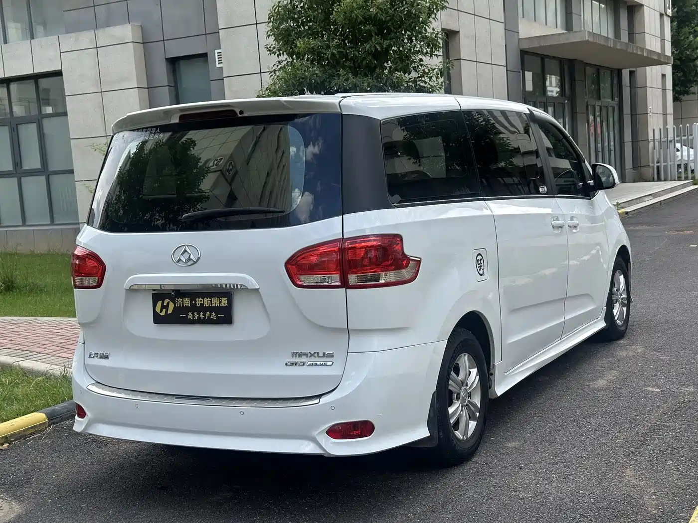 SAIC Maxus Maxus G10 2018 PLUS 1.9T Automatic Luxury Edition Diesel фото 4