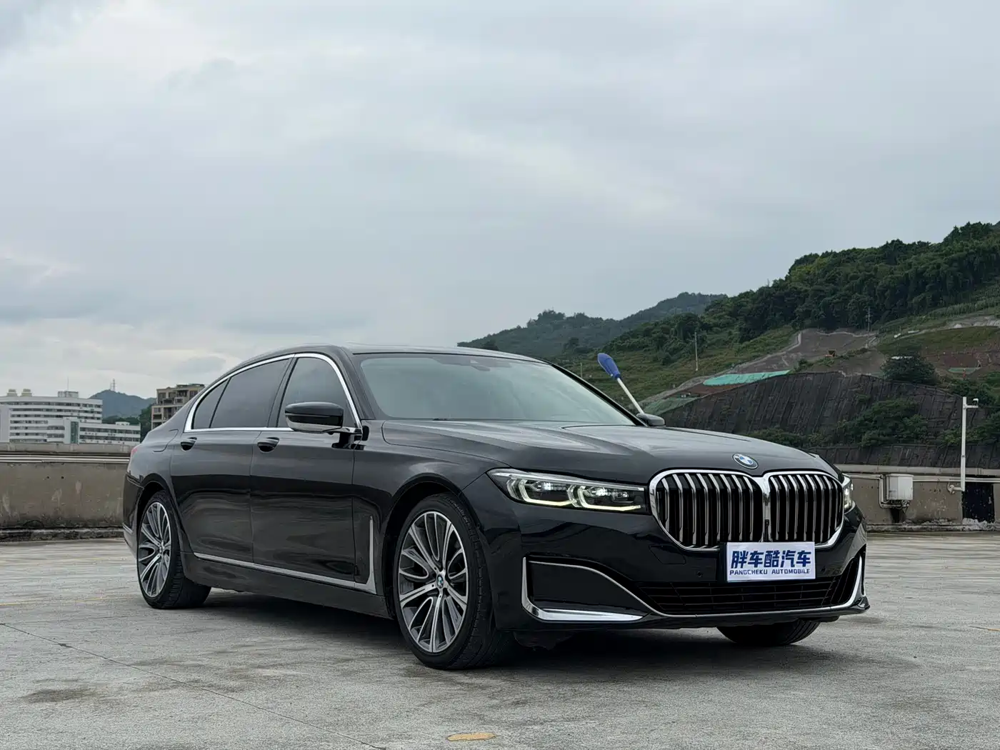 BMW 7 Series 2019 740Li Leading Luxury Package фото 3