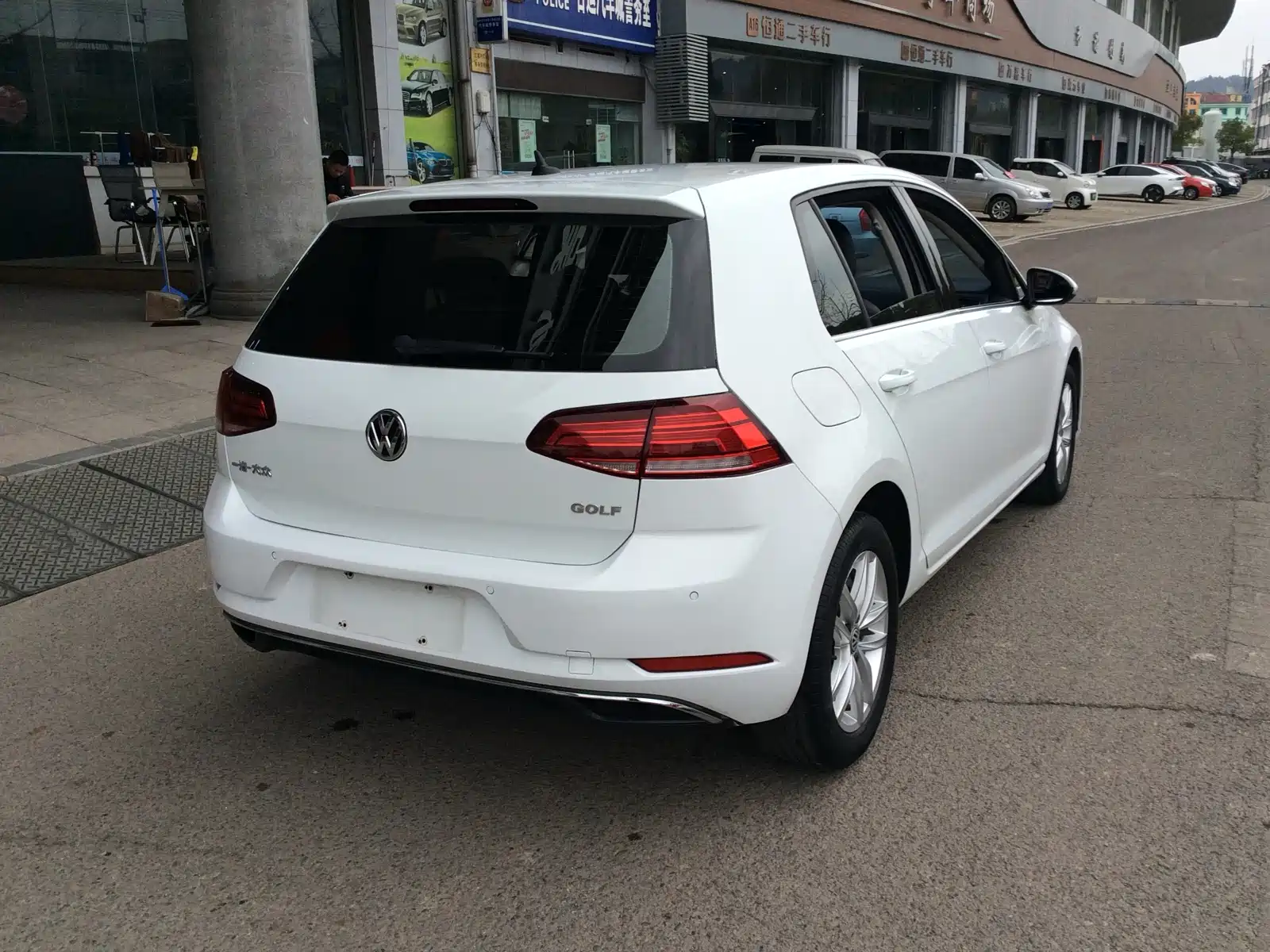 Фото 4 - Volkswagen Golf