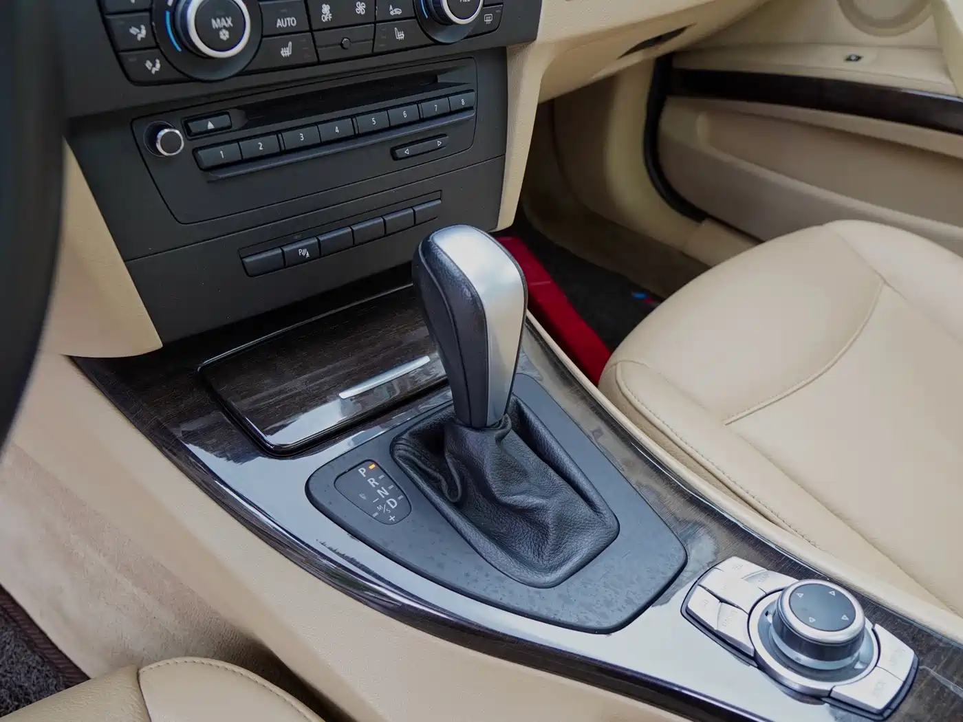 BMW 3 Series (Import) 2010 325i Luxury фото 22