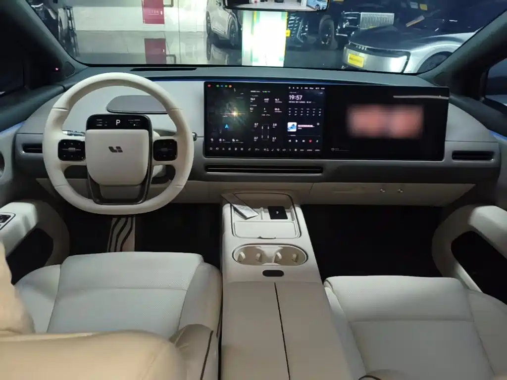 Li Auto i6 2026 2025 4WD Base Model