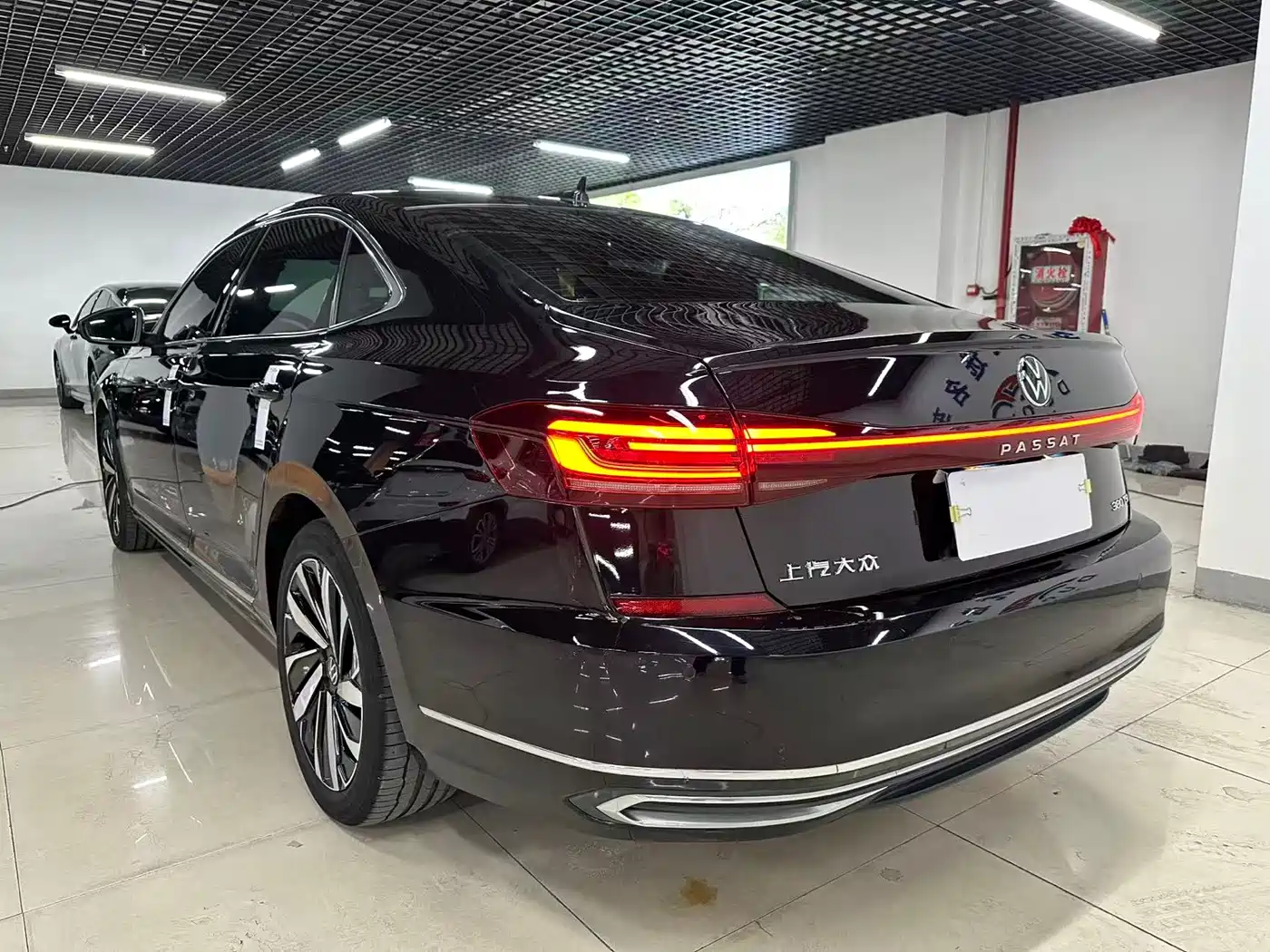 Volkswagen Passat 2024 380TSI Elite Edition фото 8