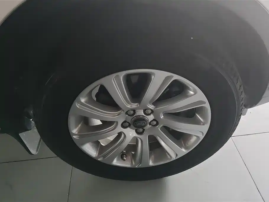 Land Rover Discovery Sport 2019 240PS SE Edition China V фото 6