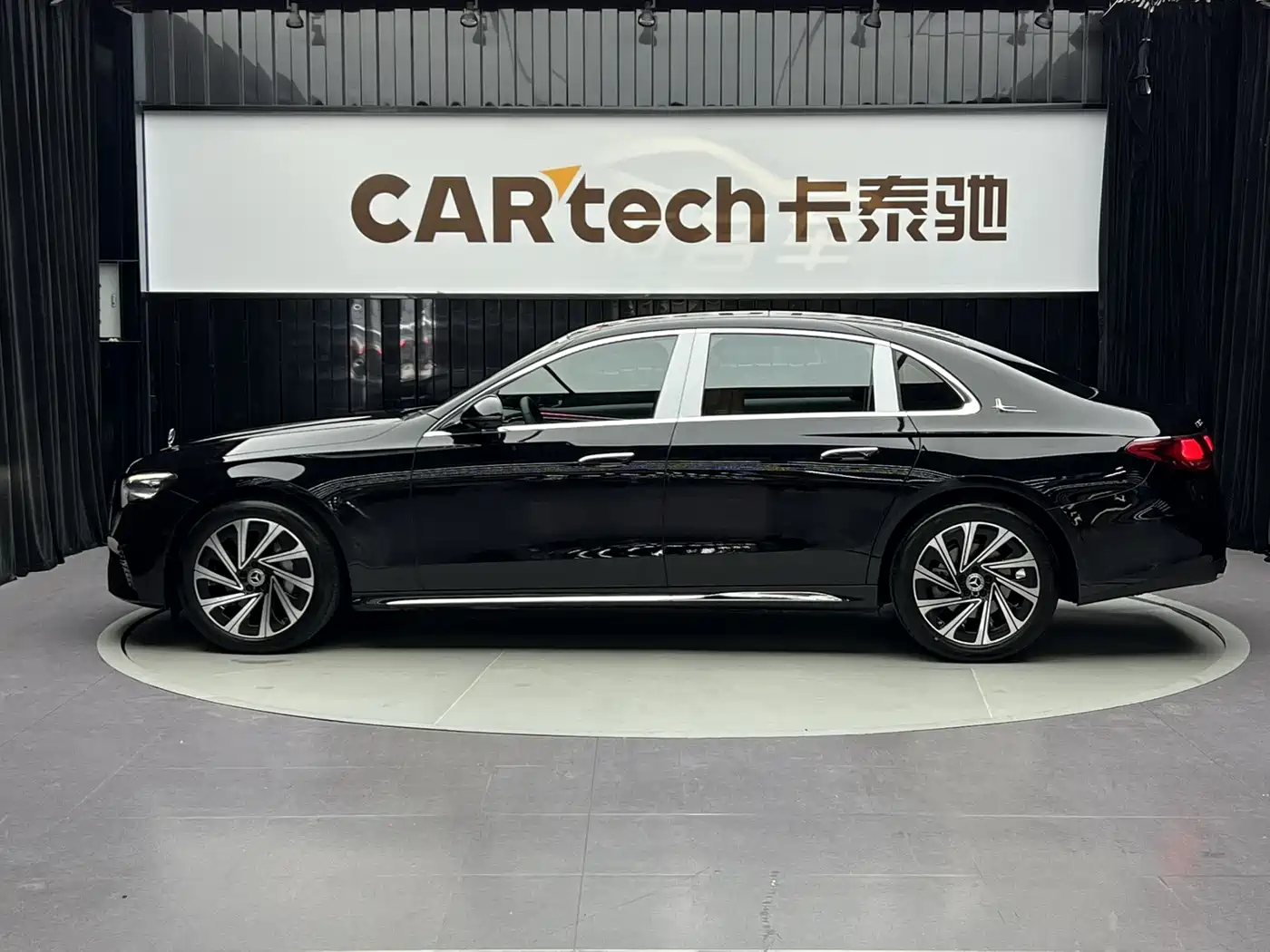 Mercedes-Benz E-Class 2024 Model E 300 L Luxury фото 4