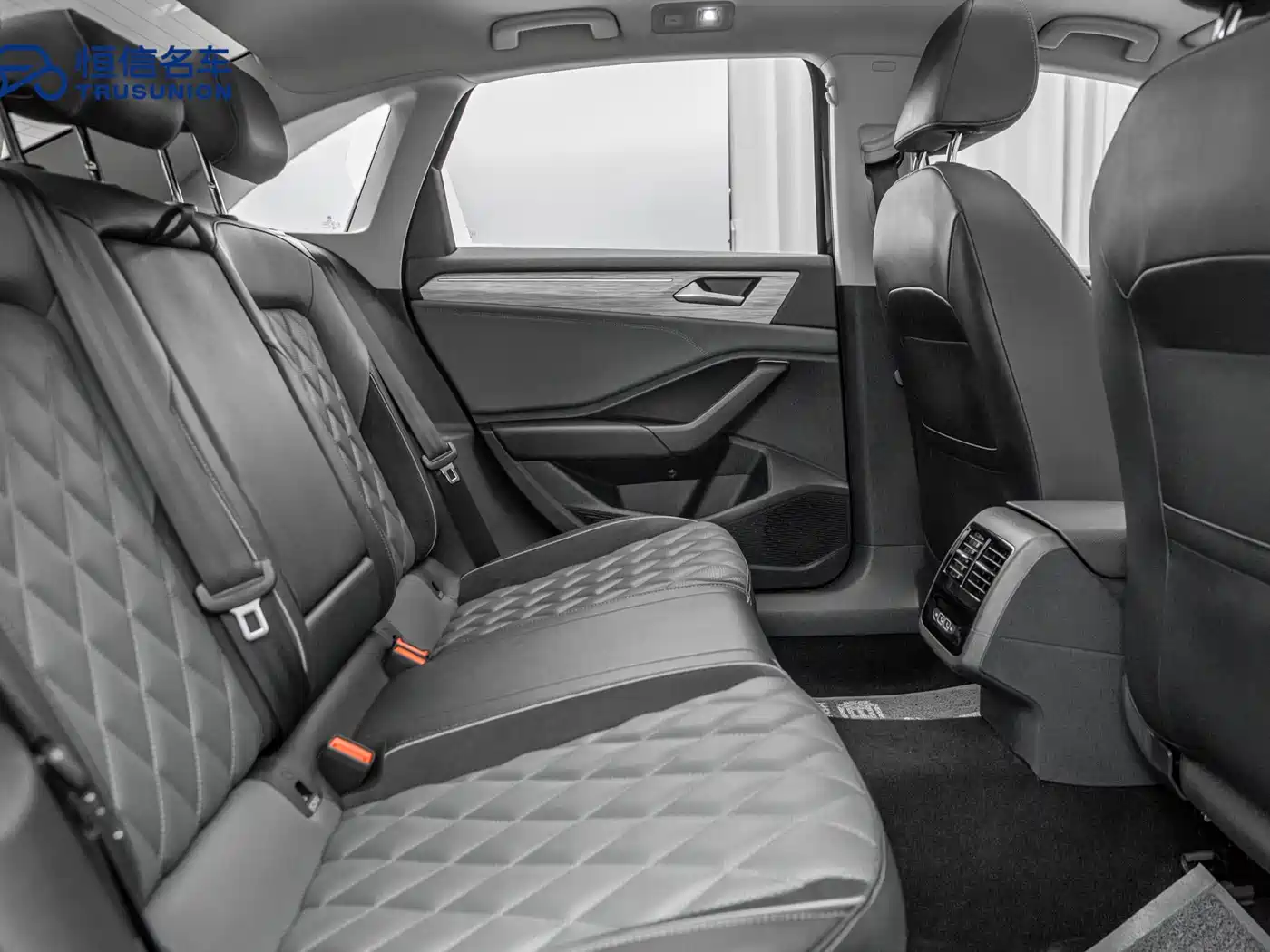 Volkswagen Sagitar 2023 300TSI DSG Excellence Edition фото 15
