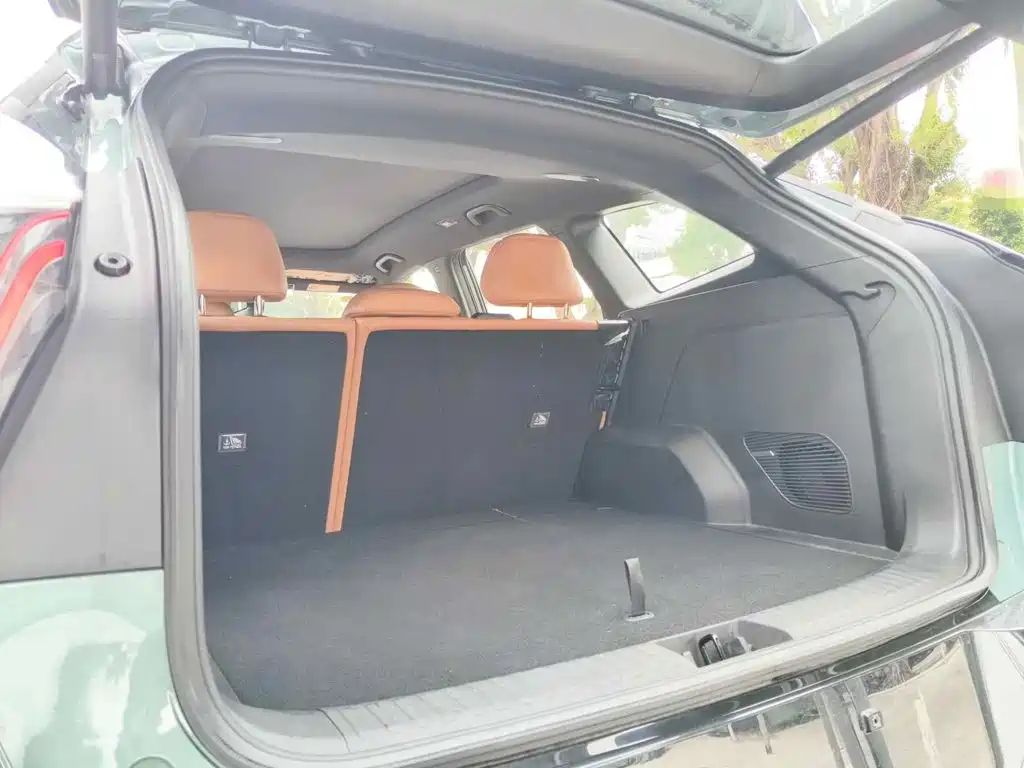 2026 Geely Atlas L