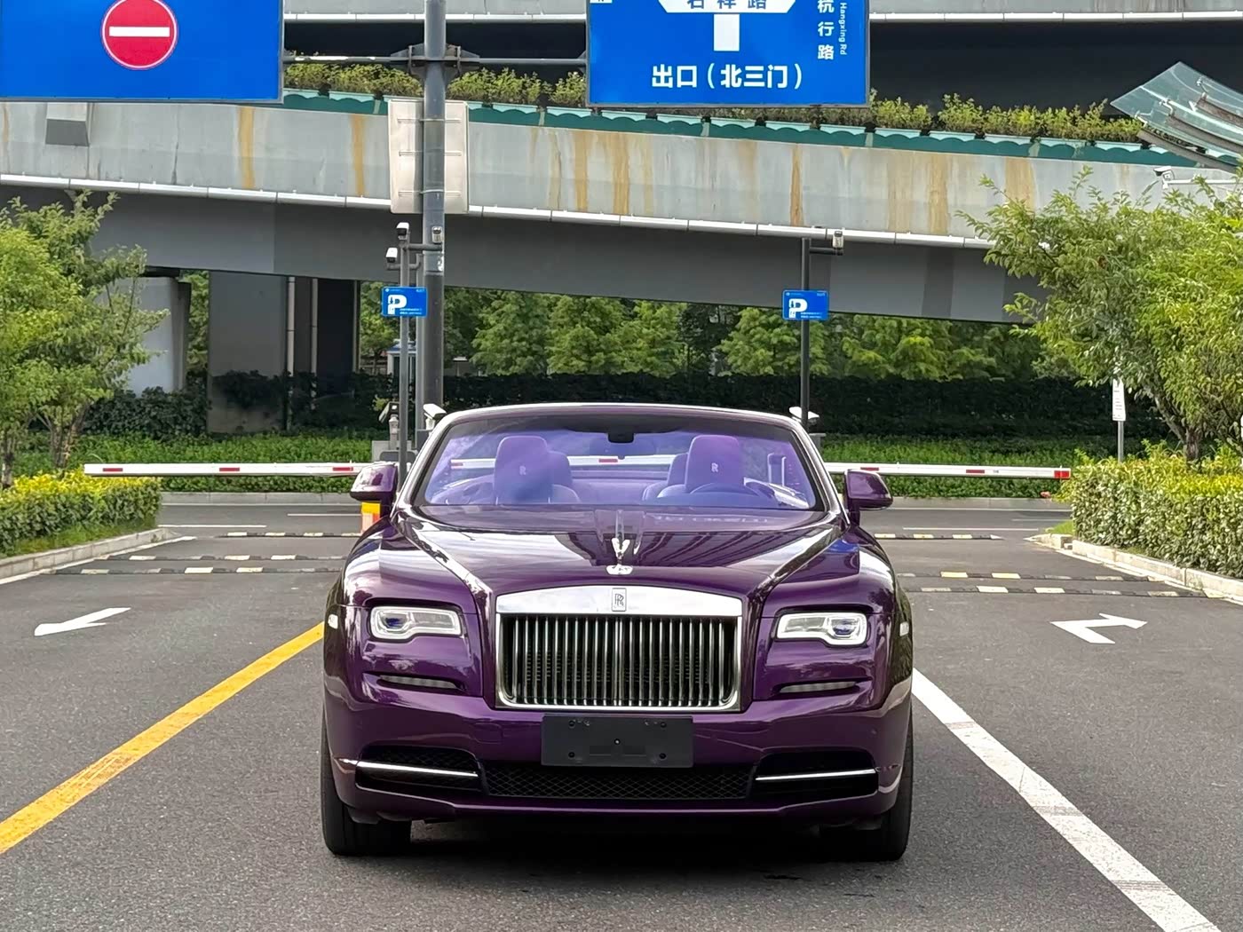 Rolls-Royce Dawn